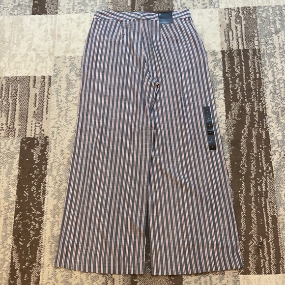 BR - High Rise Wide Leg Striped Pants - Picture 8 of 10